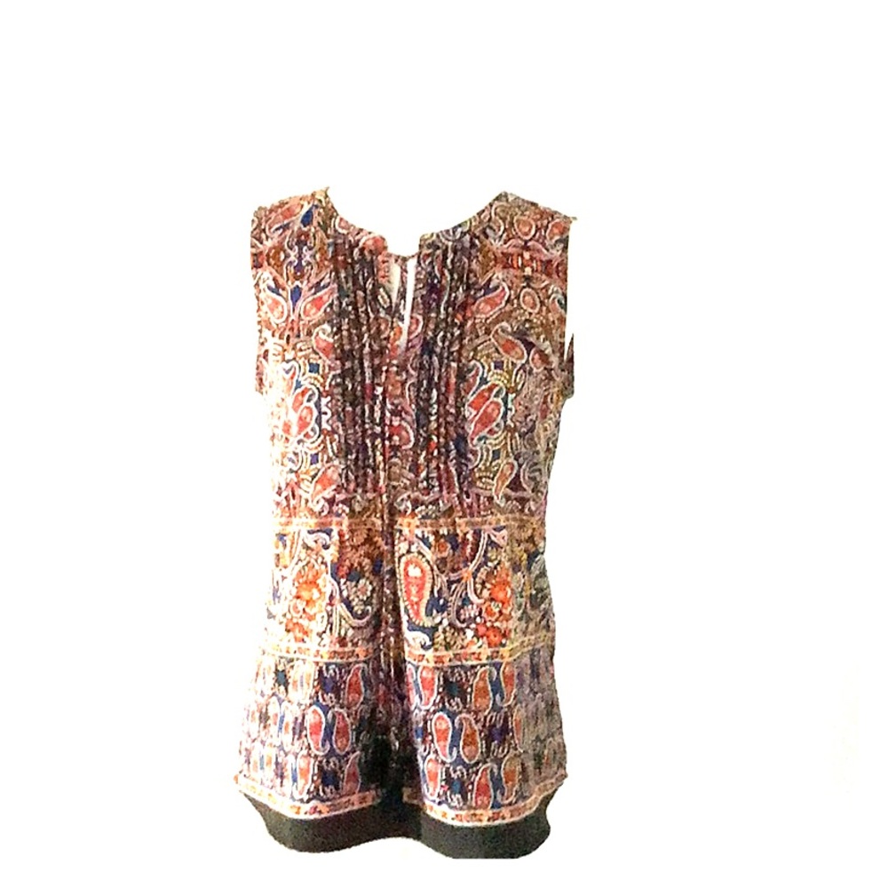 Daniel Rainn paisley top.